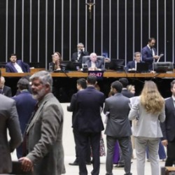 CCJ da Câmara aprova projeto que endurece penas para estupro e prevê castração química opcional