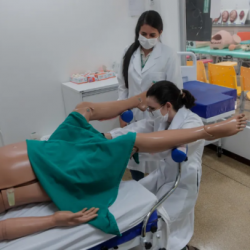 Cinco faculdades de medicina na Bahia estão sob risco após notas baixa