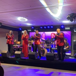 Grupo norte-americano se apresenta no NH Feira de Santana e impressiona o público