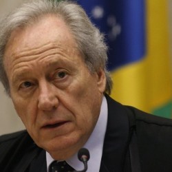 Lewandowski é o favorito para assumir o Ministério da Justiça, diz colunista