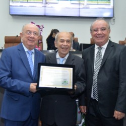 Memórias do jornalismo feirense marcam a trajetória de Levi Vasconcelos, agora oficialmente filho da terra