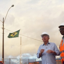 Prefeitura de Feira começa a implantar moderna iluminação de LED na BR-324