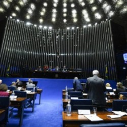 Senado deve votar nesta semana projeto para proteger crianças em redes sociais