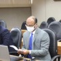 Alden chega acompanhado de advogado e assessores para prestar depoimento no Conselho de Ética 