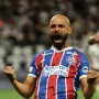 Bahia faz primeiro tempo avassalador, goleia o Corinthians e respira fora do Z-4