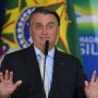 Bolsonaro deixa hospital após ser internado com dores abdominais