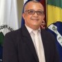 Candeias: Presidente da Câmara impede votação de projeto e é alvo de protesto