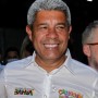 Com broche do ‘Zé Gotinha’, Jerônimo leva apelo por vacinação em anúncio do Carnaval