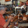 Da cabeça aos pés, itens do vestuário junino estão à venda no Mercado de Arte