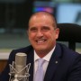 Geração nem-nem e idosos terão oportunidade de emprego, diz ministro