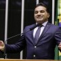 Investigado por desvio de emenda, deputado do PL é flagrado com dinheiro