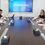 Jerônimo conhece conjunto de soluções para cidades digitais, em visita a empresa na China neste sábado (8)