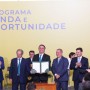 Ministro João Roma assina MP que possibilita microcrédito para beneficiários do Auxílio Brasil e BPC