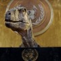ONU usa dinossauro para alertar humanos sobre o clima: 'salvem sua espécie'