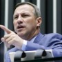 Oposição protocola projeto que pode beneficiar Bolsonaro