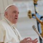 Papa Francisco nega ter câncer e diz que renunciar nunca passou pela sua cabeça