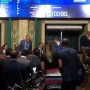 Presidente da Câmara Municipal e líder do governo discutem no plenário; assista