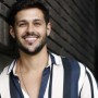 Rodrigo Mussi volta a abrir os olhos e apertar mão da família; cirurgia é quinta
