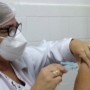 Segunda dose contra Covid-19 continua sendo aplicada nesta quinta (24)