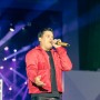 Thiago Aquino anima multidão no Parque de Exposições nesta quinta (22)